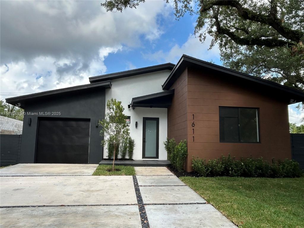 Photo of 1611 SW 30th Ave, Fort Lauderdale, FL 33312 (MLS # A11797693)