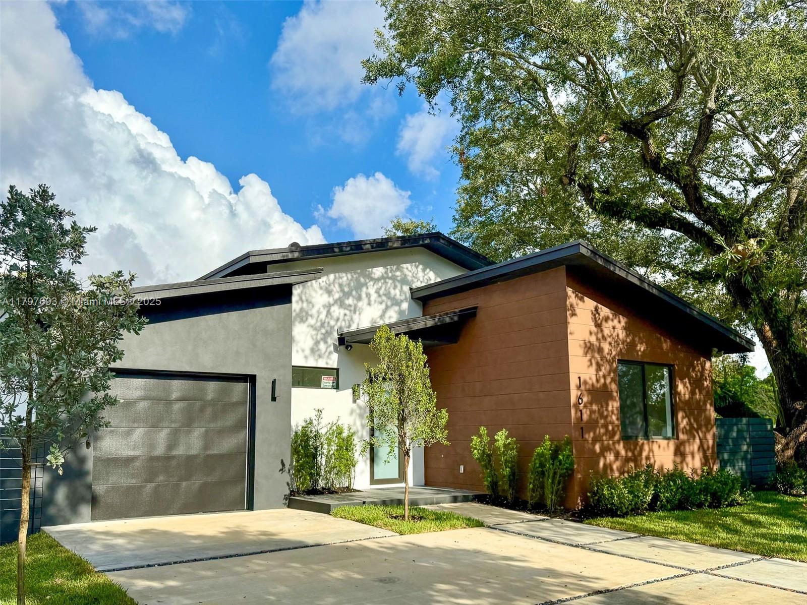 1611 SW 30th Ave