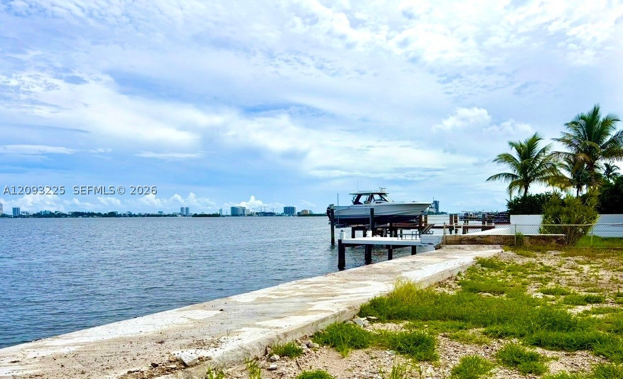 10875 N Bayshore Dr