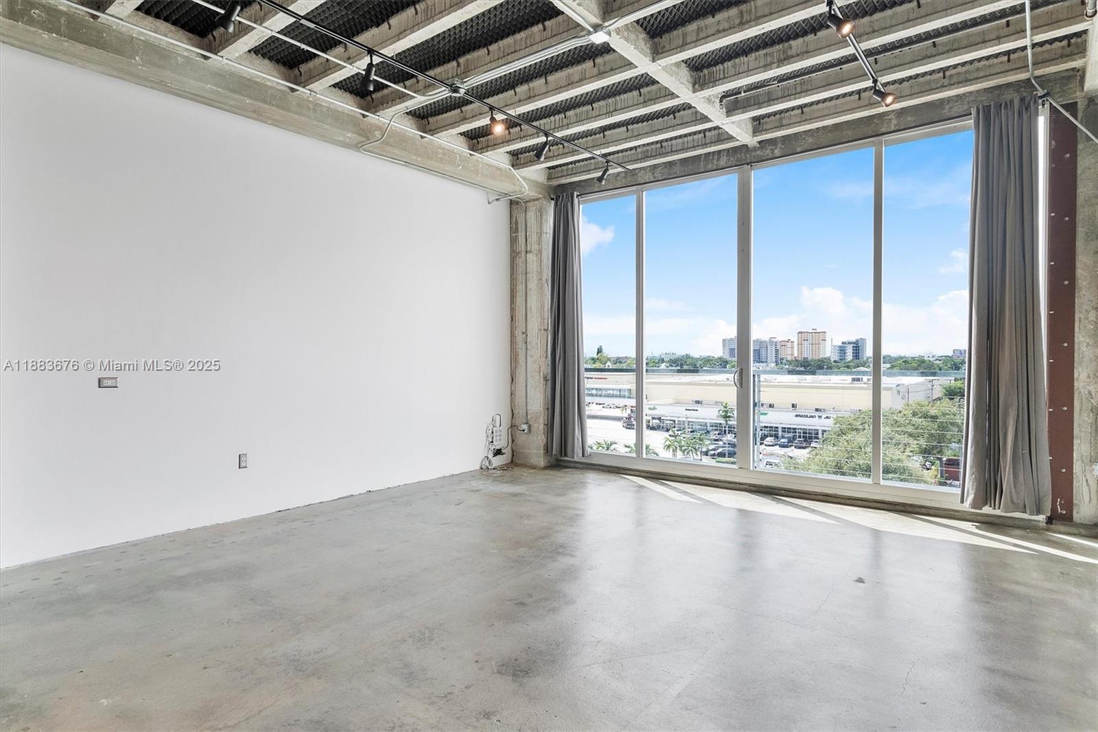 8101 Biscayne Blvd R-515