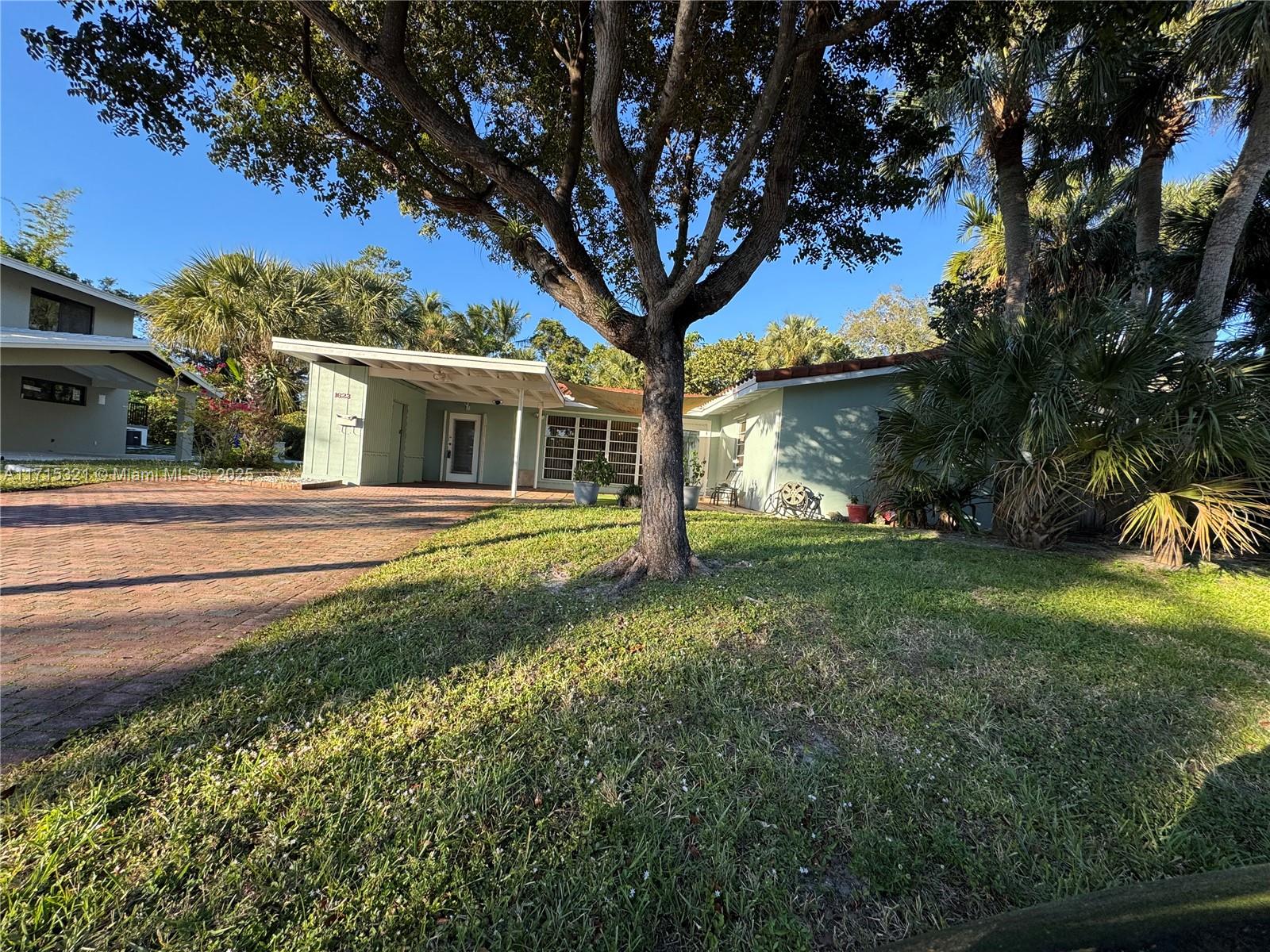 1623 SW 4th Ct
