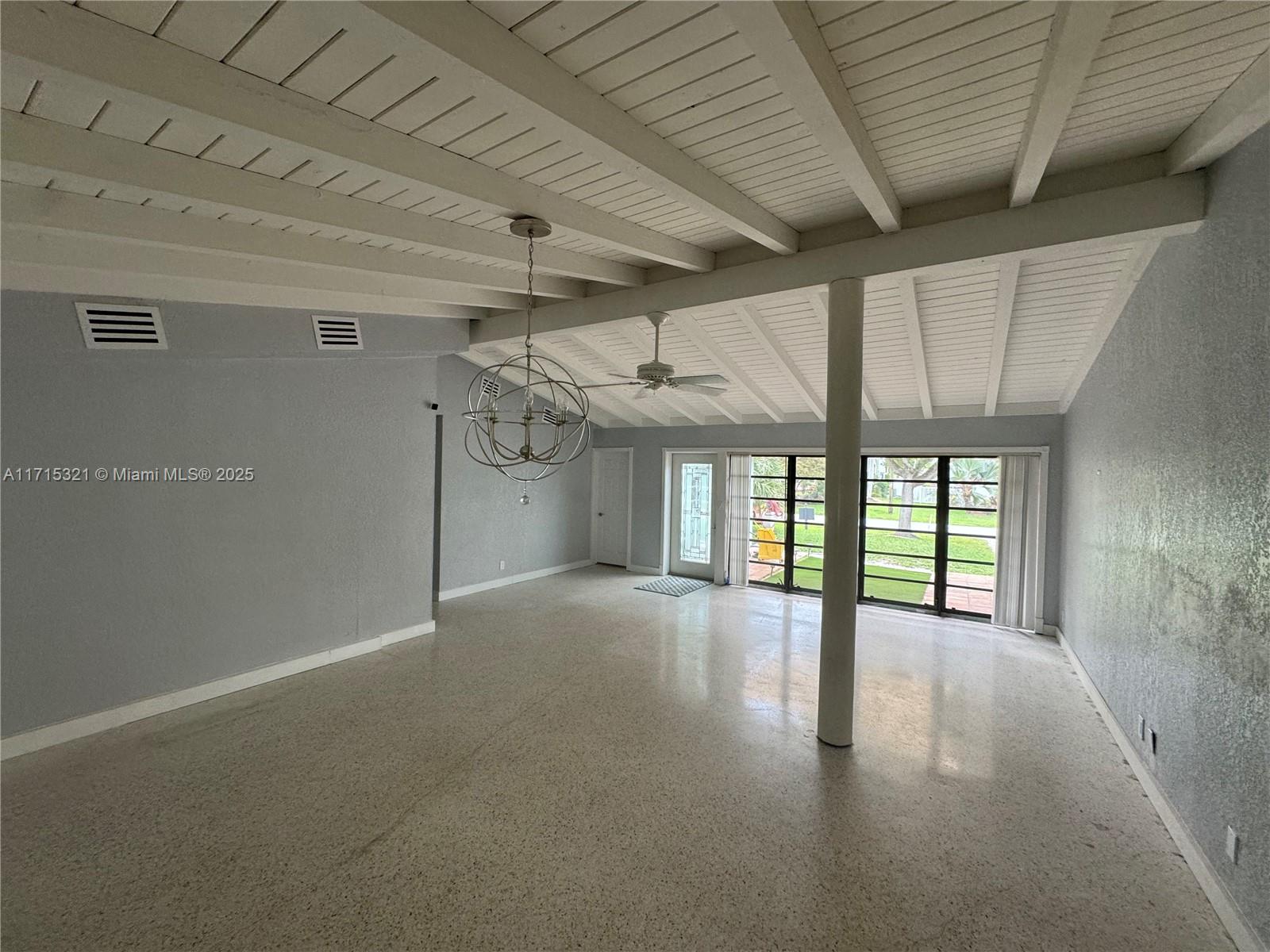 1623 SW 4th Ct