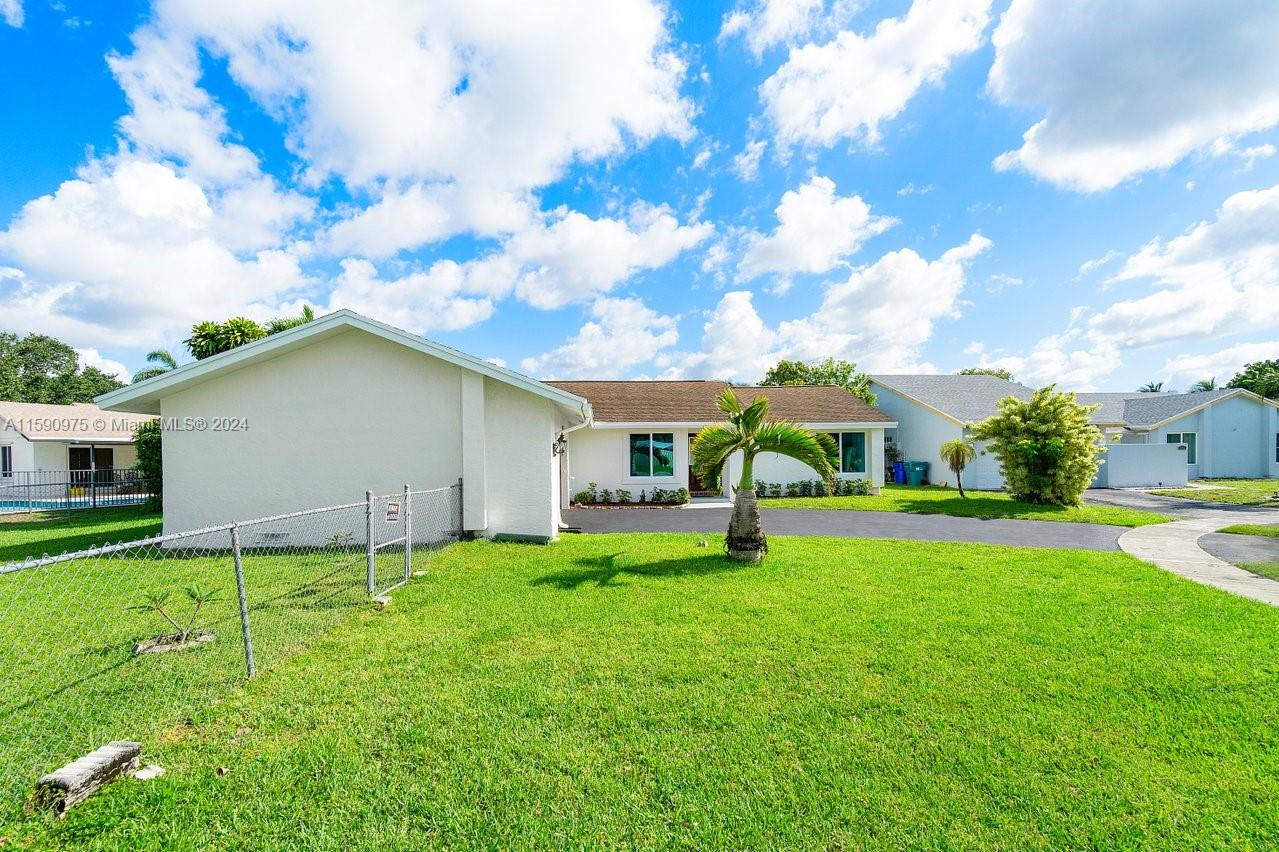 HERITAGE PINES - Residential