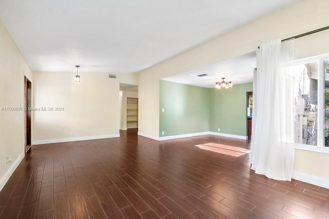 HERITAGE PINES - Residential