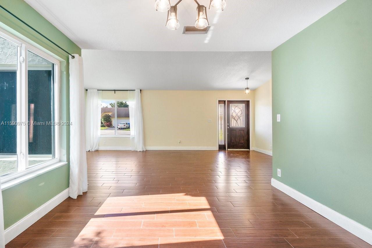 HERITAGE PINES - Residential