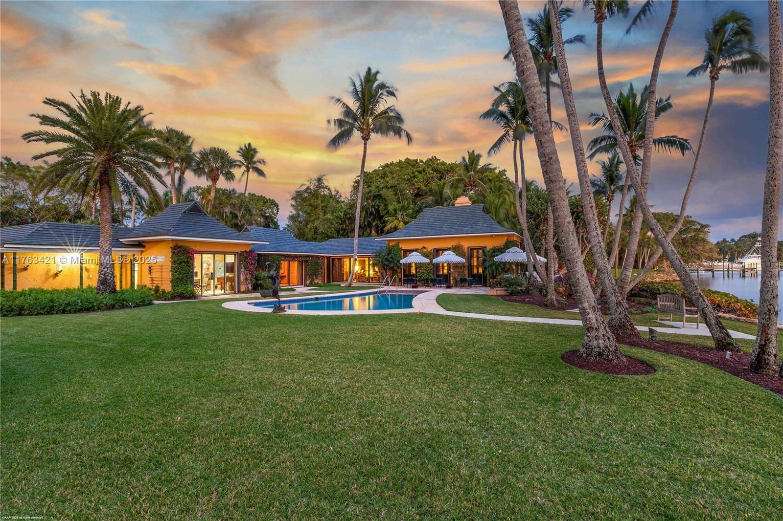 6 Riverview Rd