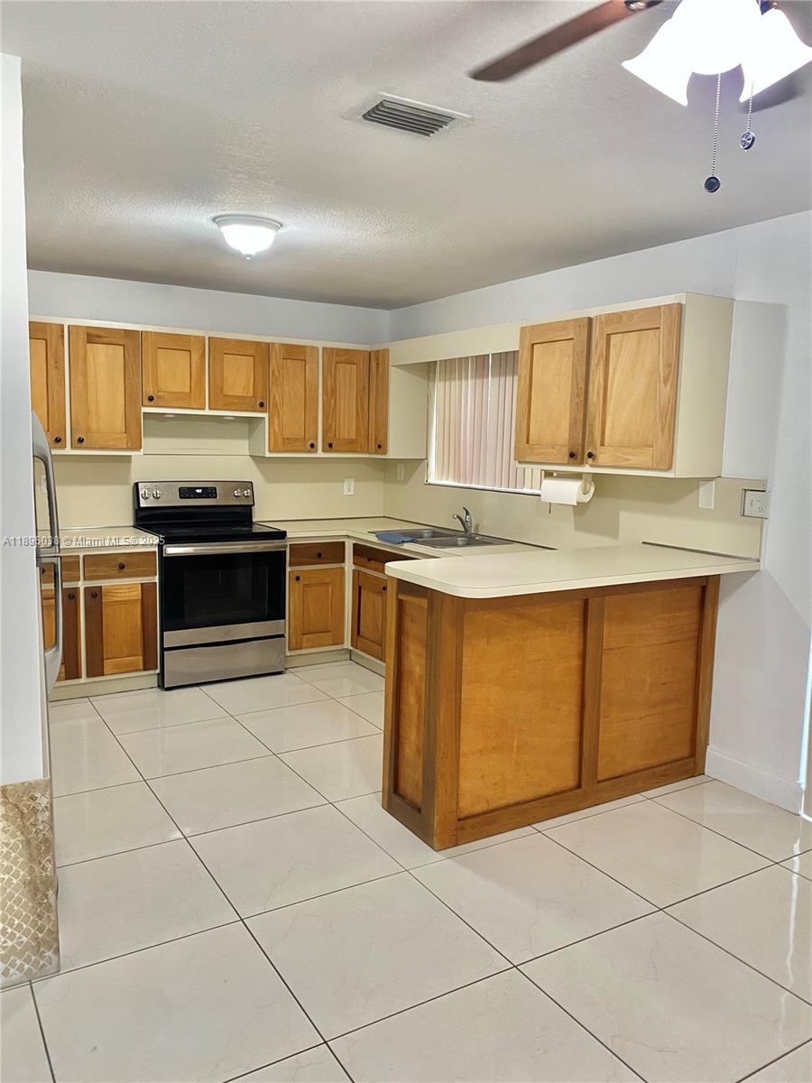 OCEAN ISLE ESTATE - Residential Lease