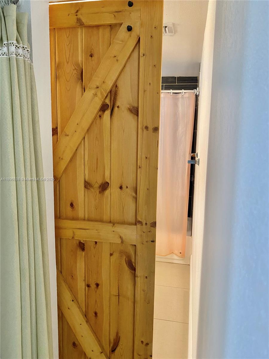 OCEAN ISLE ESTATE - Residential Lease