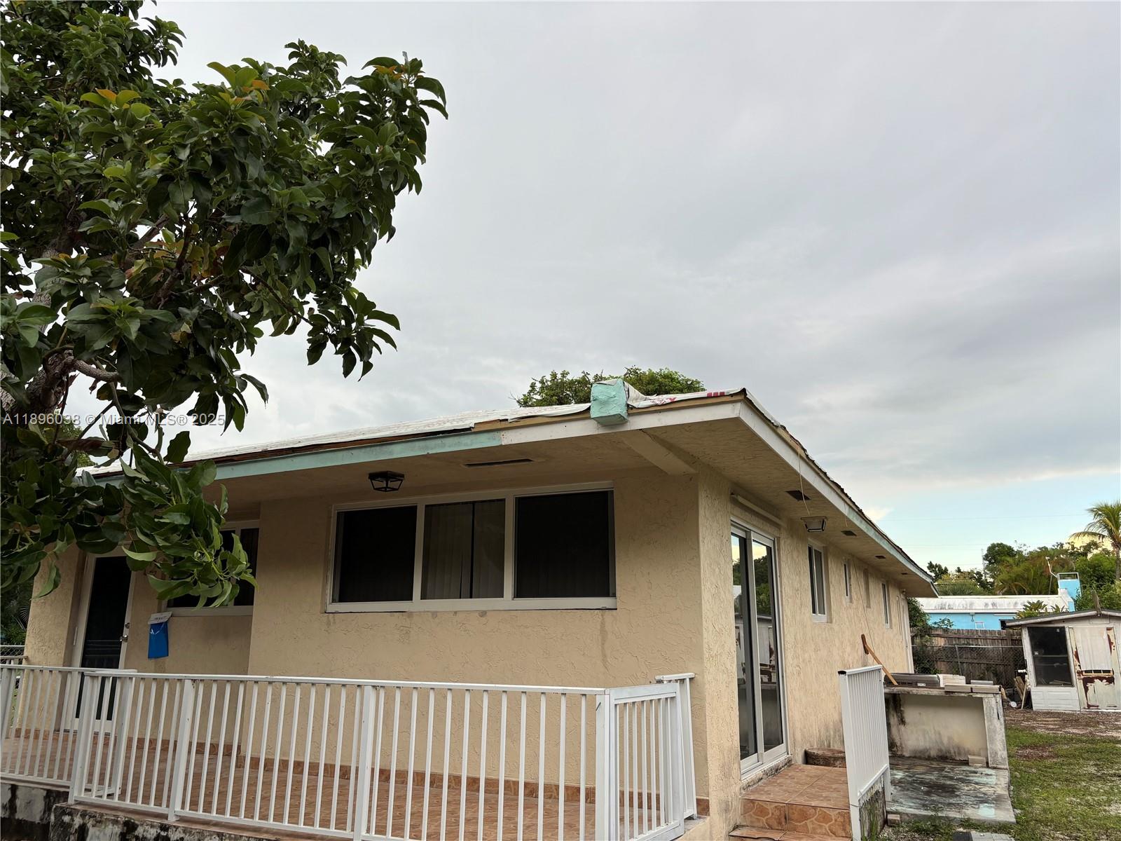 OCEAN ISLE ESTATE - Residential Lease