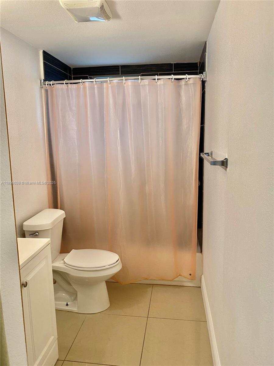 OCEAN ISLE ESTATE - Residential Lease