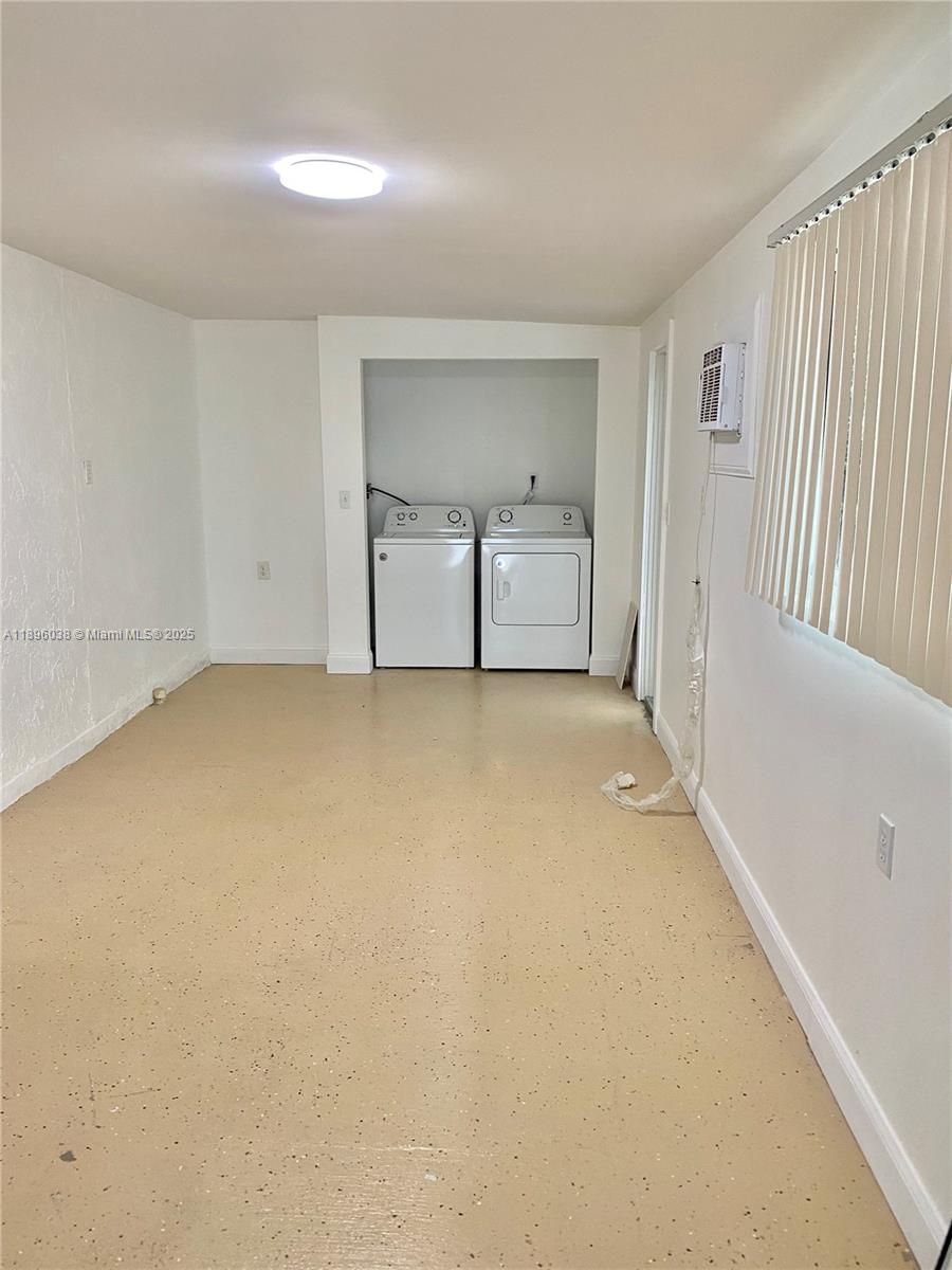 OCEAN ISLE ESTATE - Residential Lease