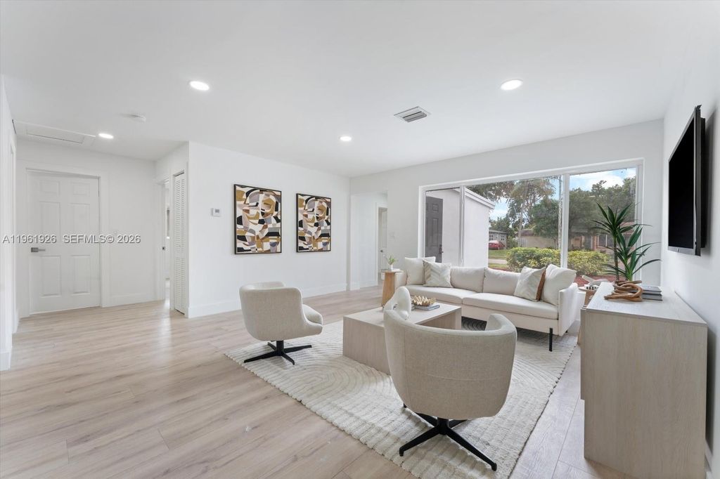 Photo of 6231 NW 18th St, Sunrise, FL 33313 (MLS # A11961926)