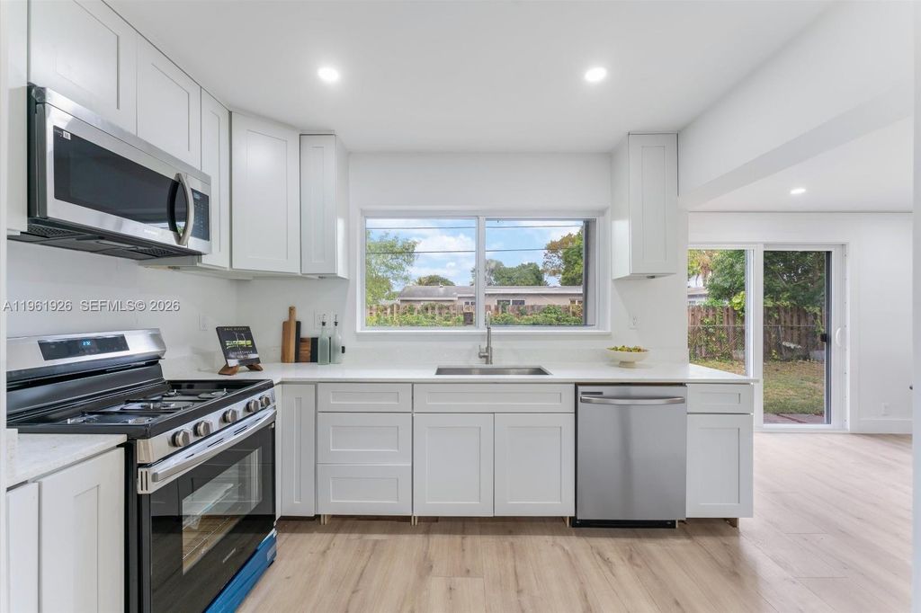 Photo of 6231 NW 18th St, Sunrise, FL 33313 (MLS # A11961926)