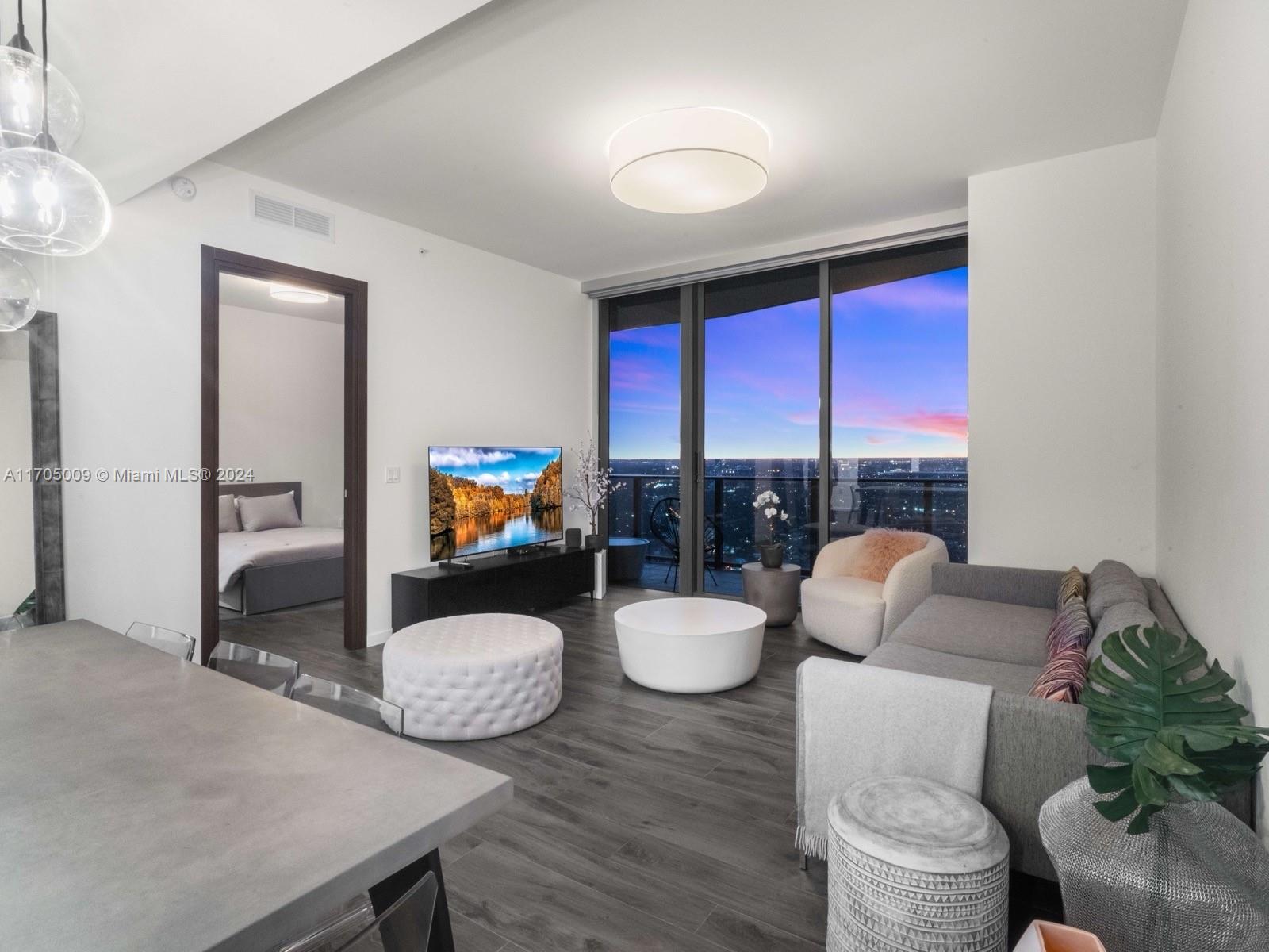 1000 Brickell Plz PH5706