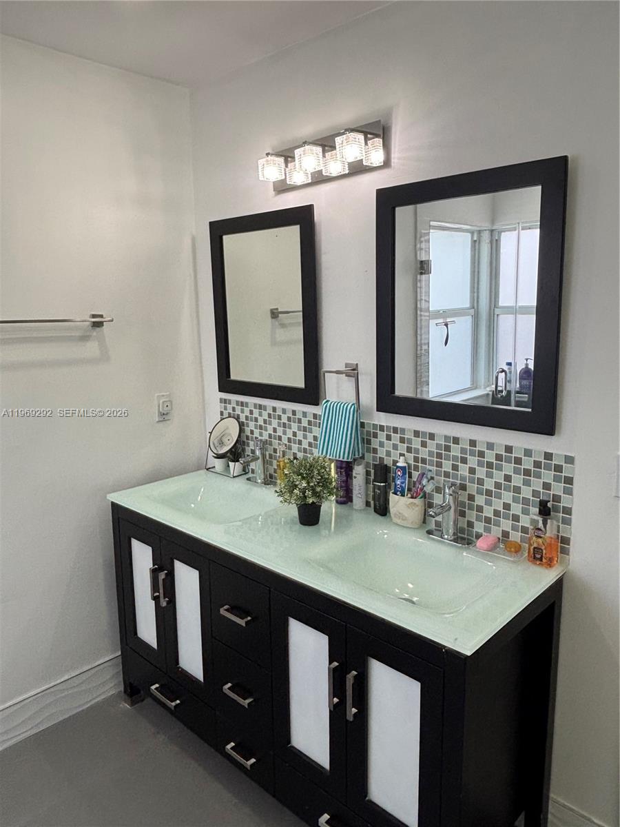 CAMBRIDGE ESTATES - Residential Lease