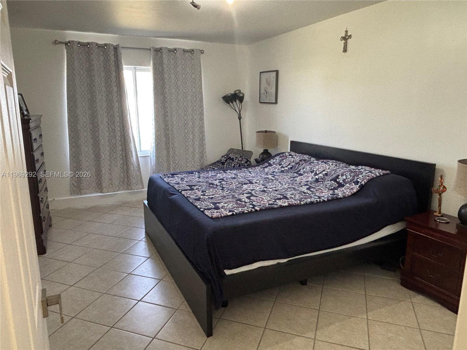 CAMBRIDGE ESTATES - Residential Lease