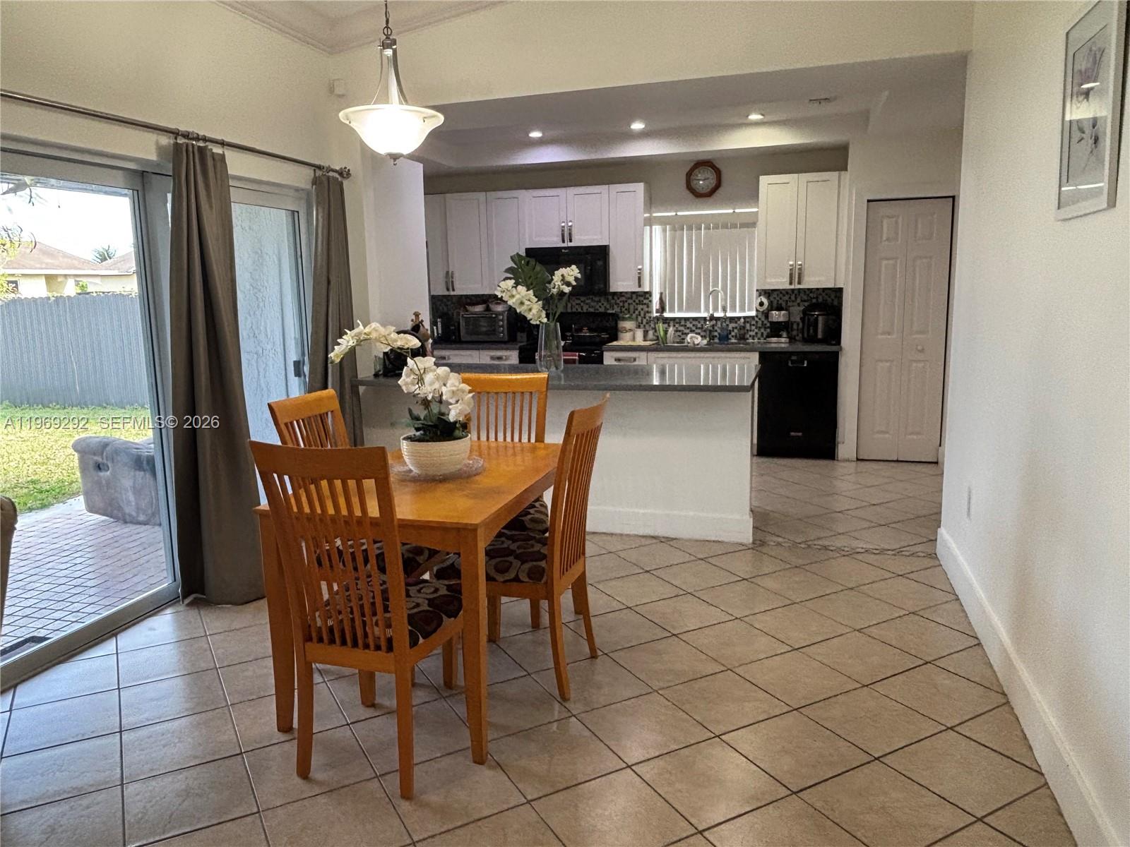 CAMBRIDGE ESTATES - Residential Lease