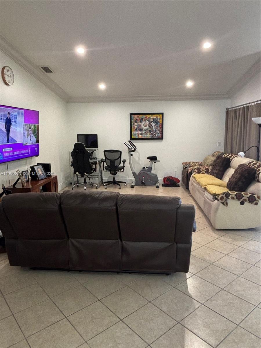 CAMBRIDGE ESTATES - Residential Lease