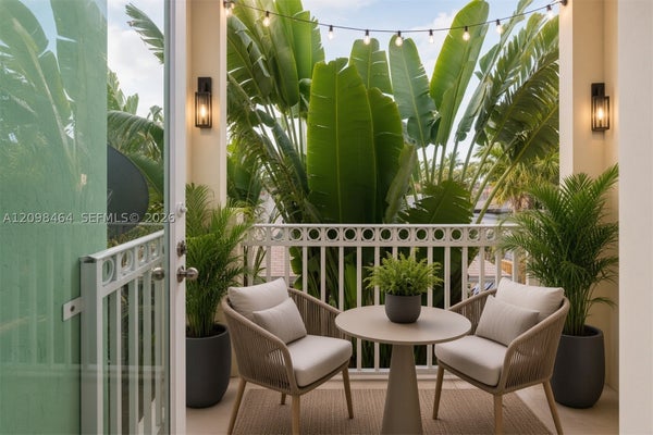 1705 JOHNSON ST APT C, HOLLYWOOD, FL 33020 - Image 2c4a163fe1a4e178e9bafbf4869d67ca/1588190221