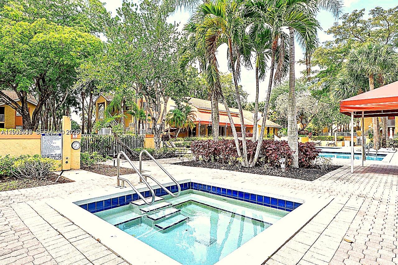 NAPOLI GARDENS AT CORAL S - Residential