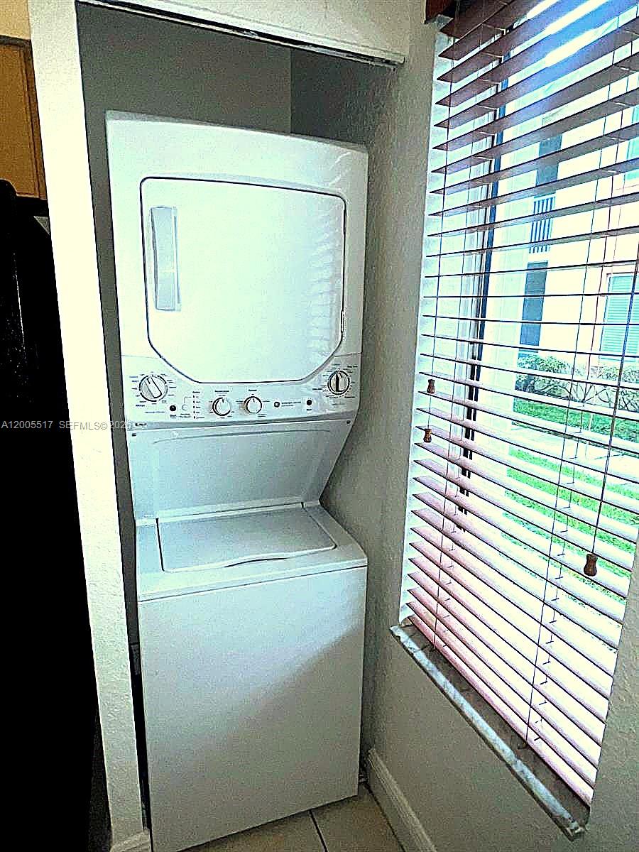 NAPOLI GARDENS AT CORAL S - Residential