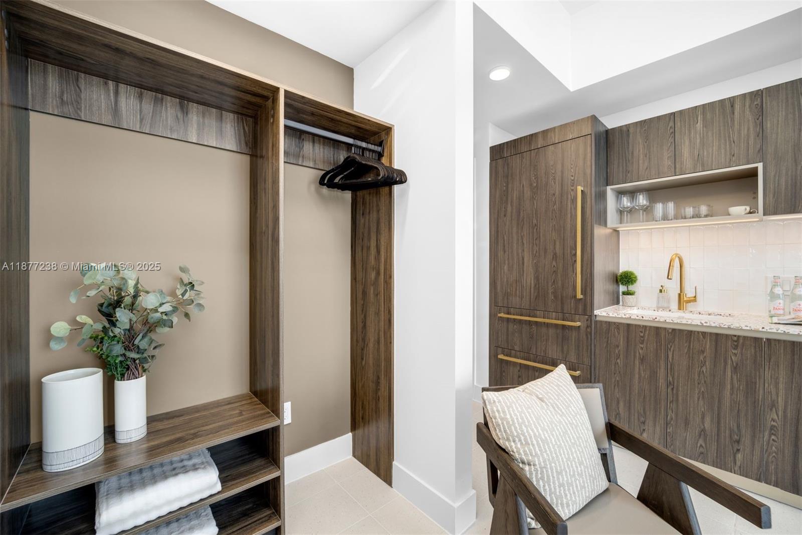 NATIIVO / GALE RESIDENCES - Residential