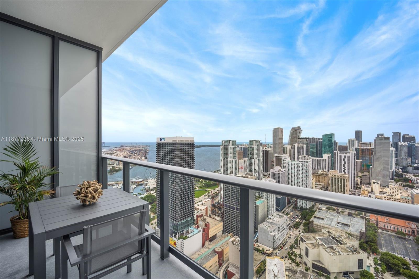 NATIIVO / GALE RESIDENCES - Residential