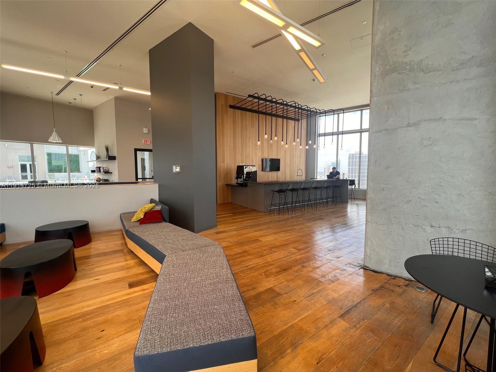 CENTRO CONDO - Residential Lease