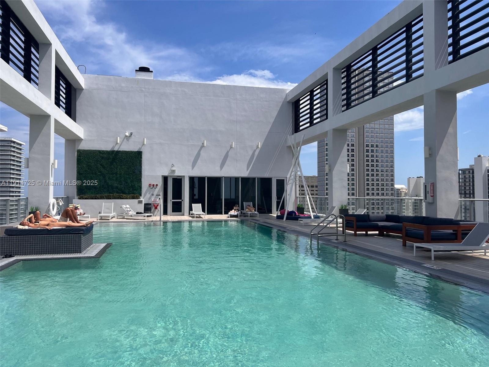 CENTRO CONDO - Residential Lease