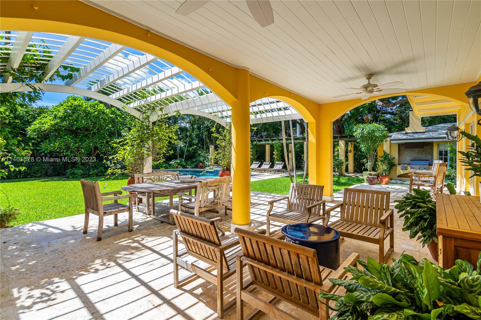 SUNSET ISLANDS-ISLAND NO - Residential