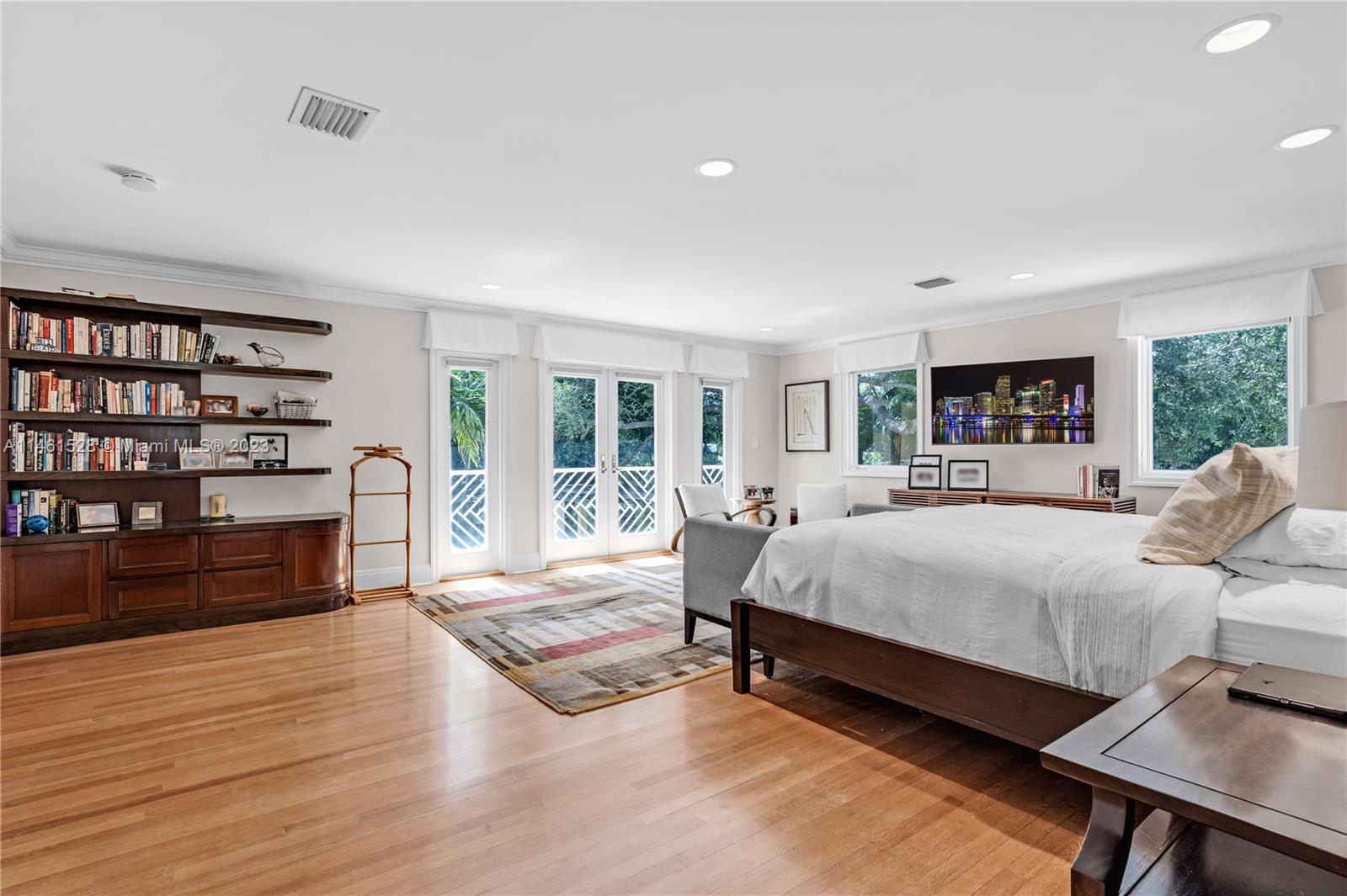 SUNSET ISLANDS-ISLAND NO - Residential