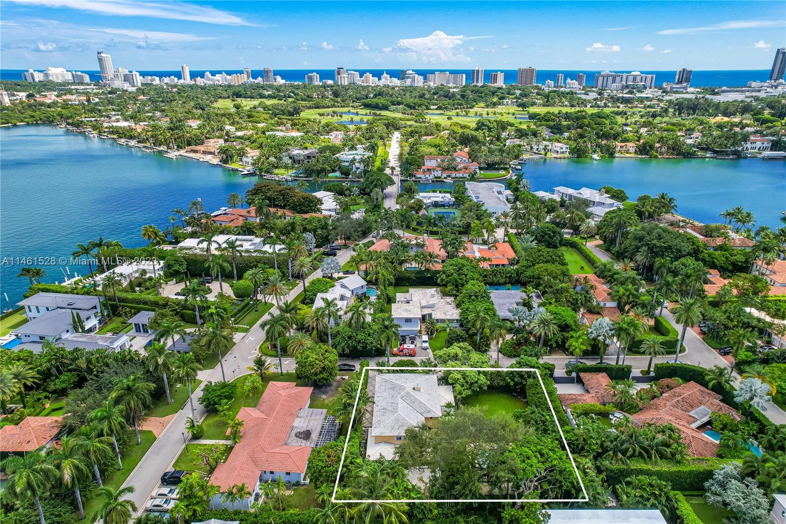 SUNSET ISLANDS-ISLAND NO - Residential