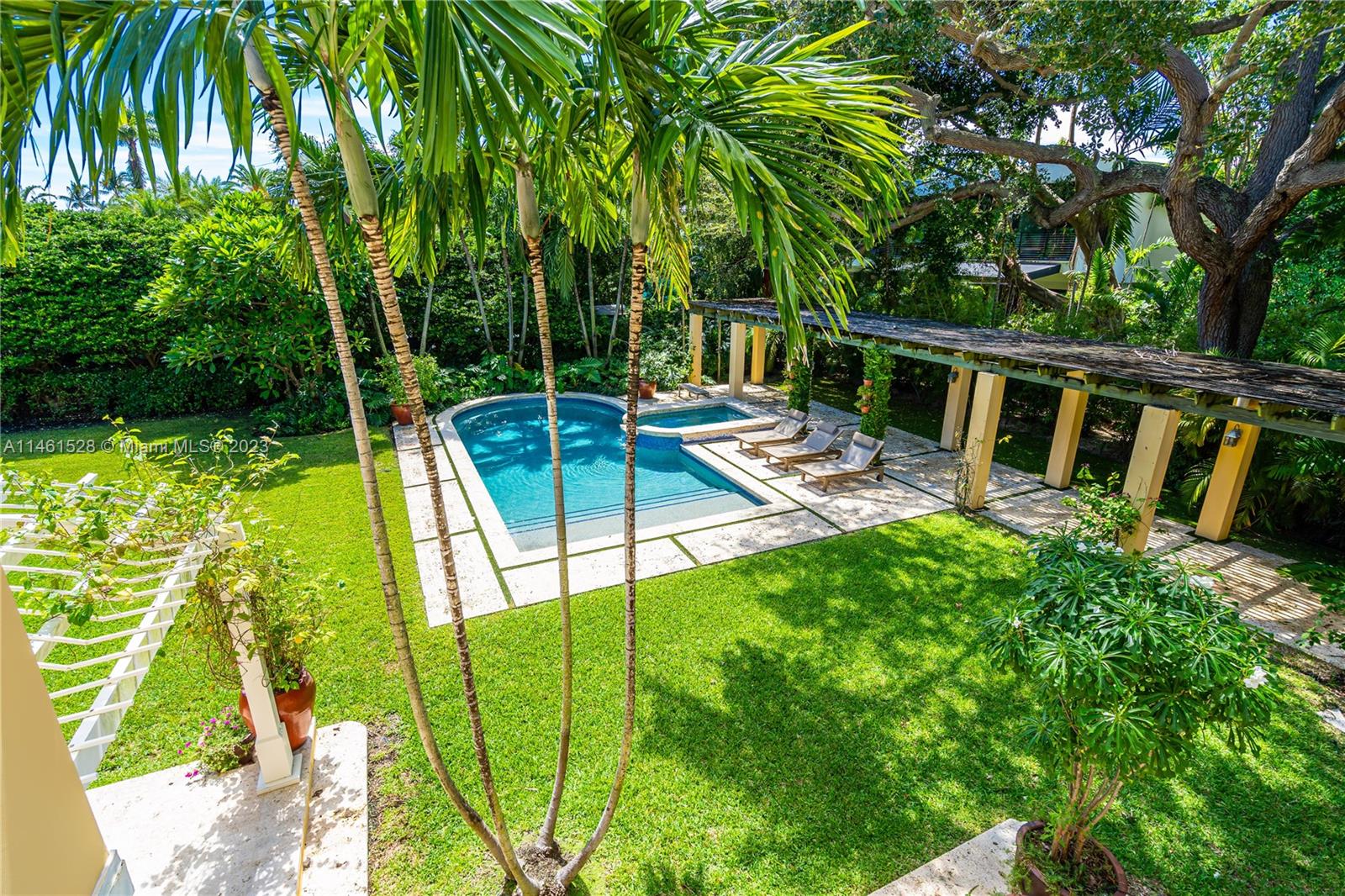 SUNSET ISLANDS-ISLAND NO - Residential