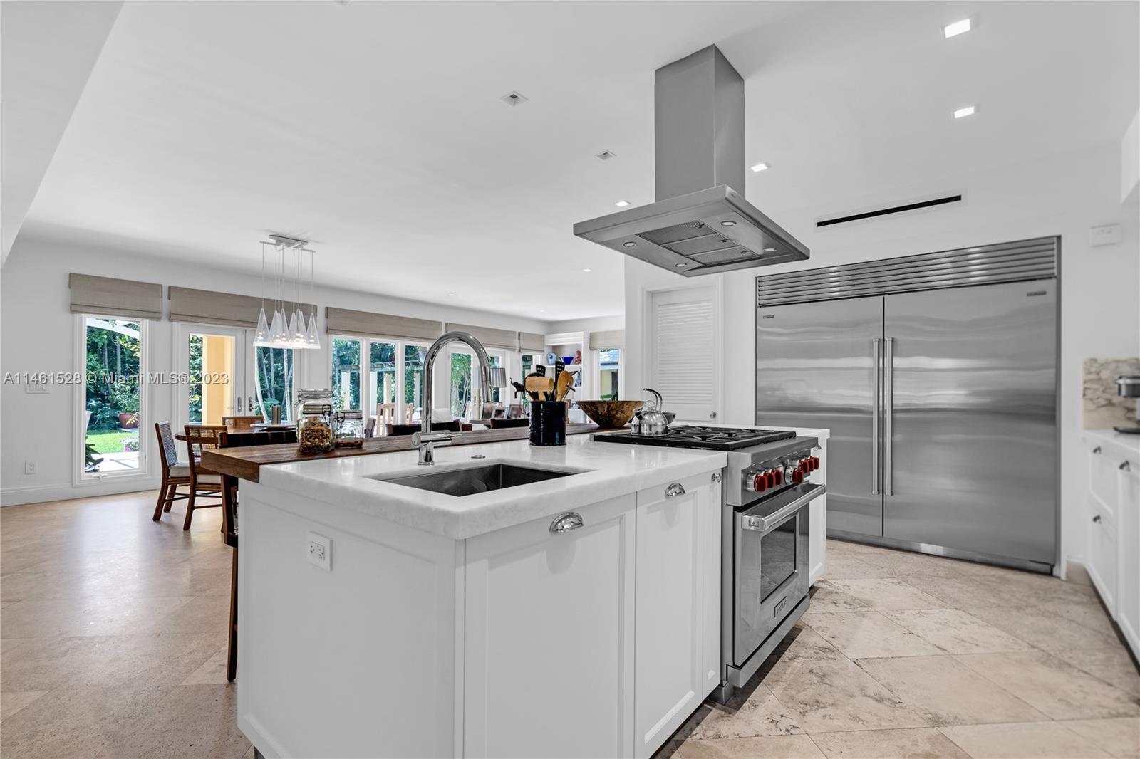 SUNSET ISLANDS-ISLAND NO - Residential