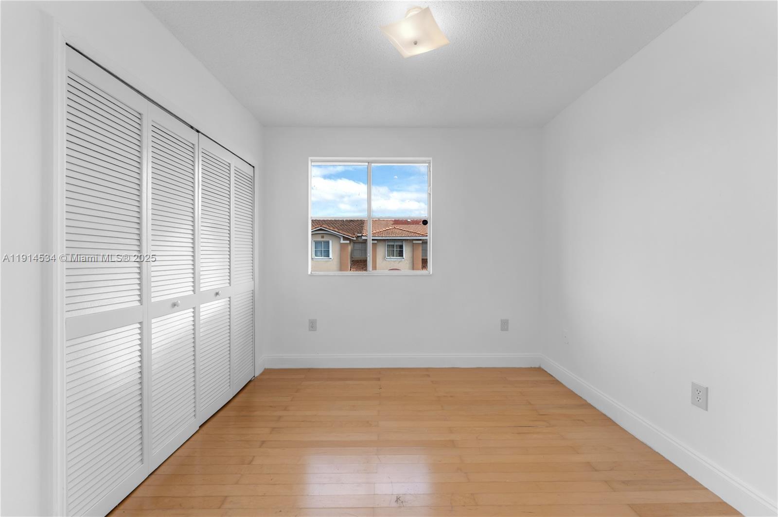 KENDALE LAKES NORTH SEC 9 - Residential