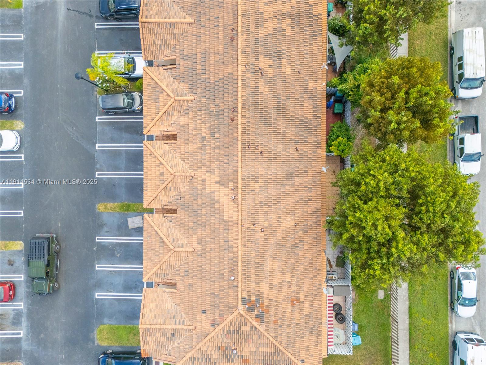 KENDALE LAKES NORTH SEC 9 - Residential