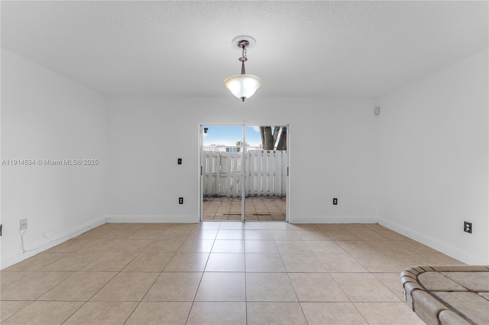 KENDALE LAKES NORTH SEC 9 - Residential