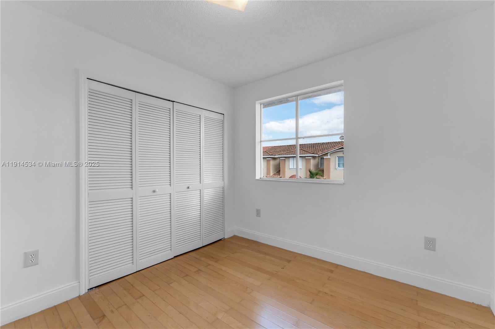 KENDALE LAKES NORTH SEC 9 - Residential