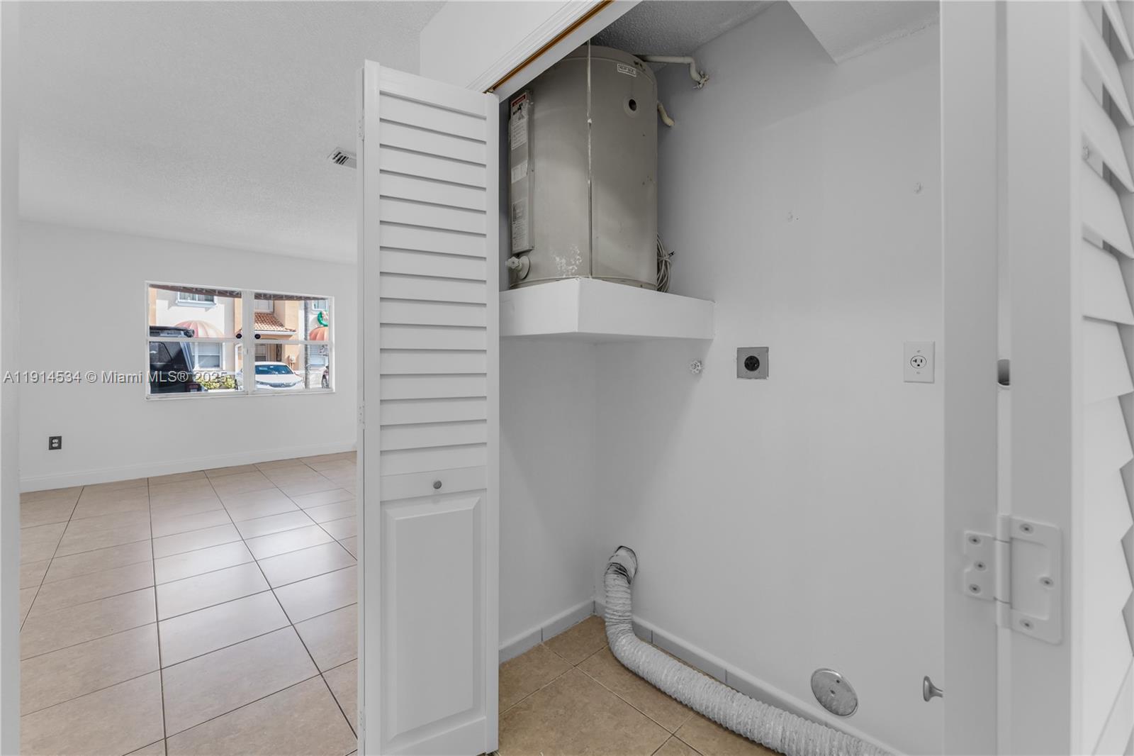 KENDALE LAKES NORTH SEC 9 - Residential