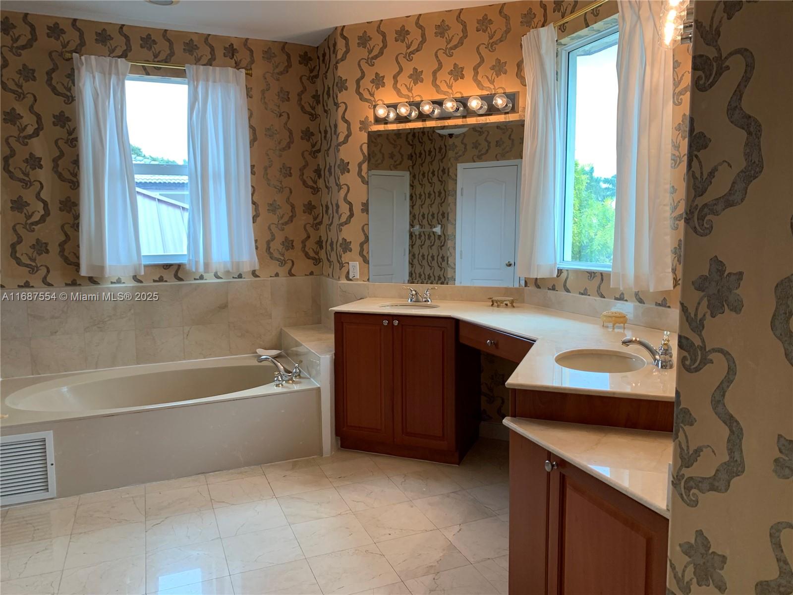 GRAND LAKES PHASE II - Residential