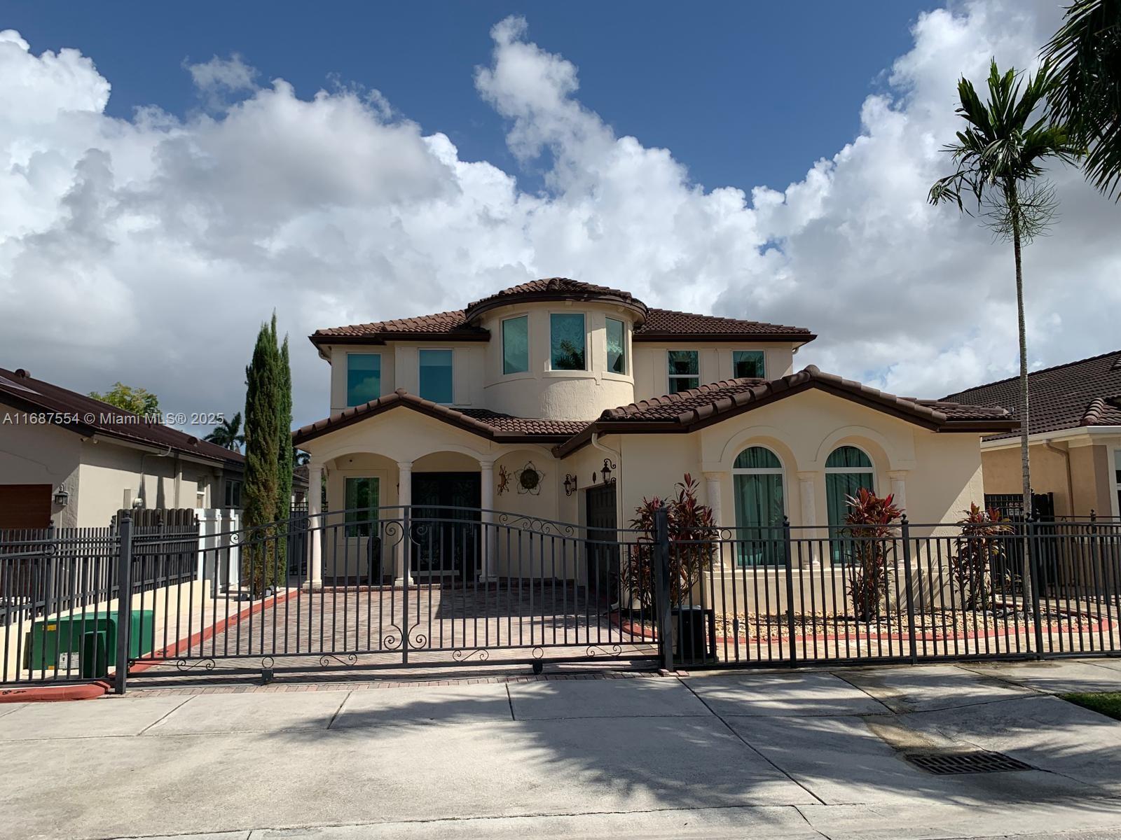 GRAND LAKES PHASE II - Residential