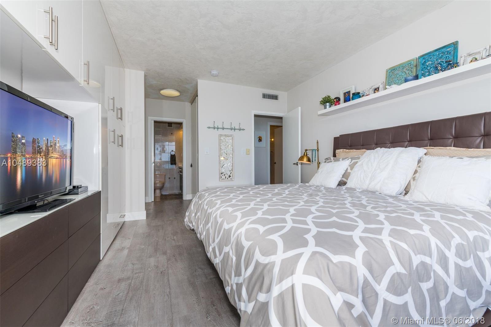 BRICKELL TOWNHOUSE CONDO - Residential