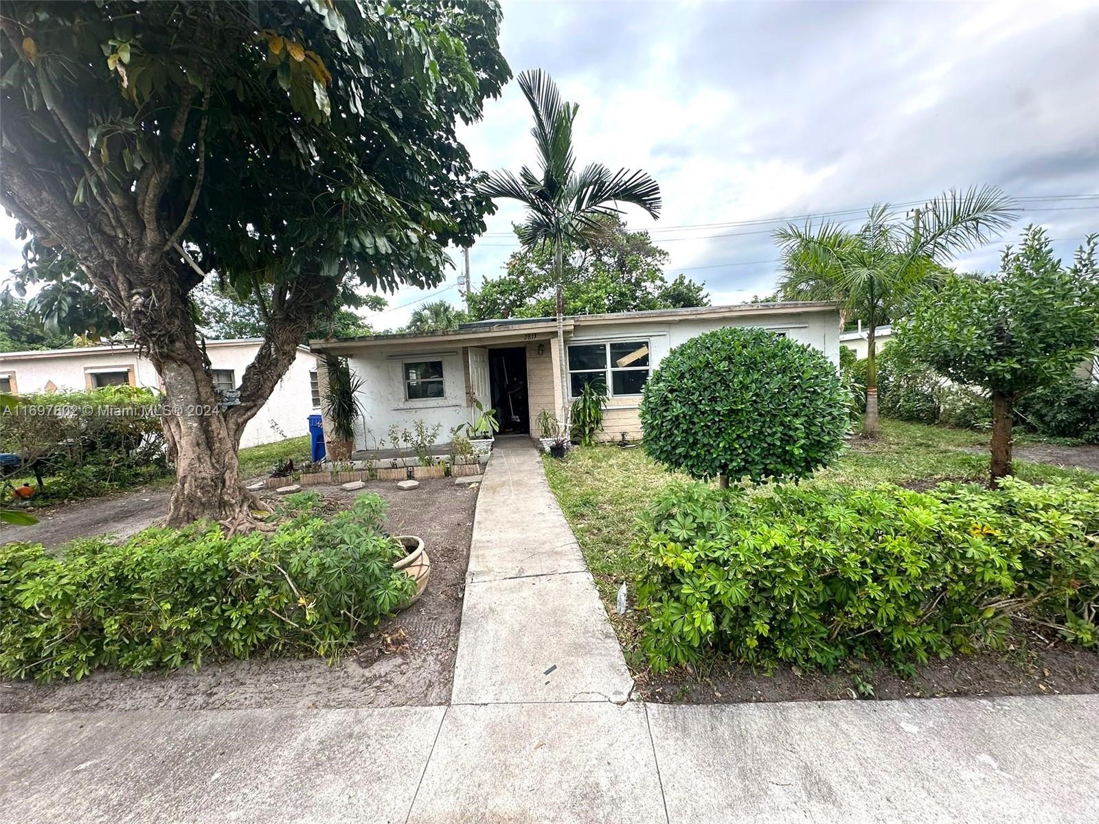 2813 Nw 5th St St, Pompano Beach, Broward County, Florida - 3 Bedrooms  
1 Bathrooms - 