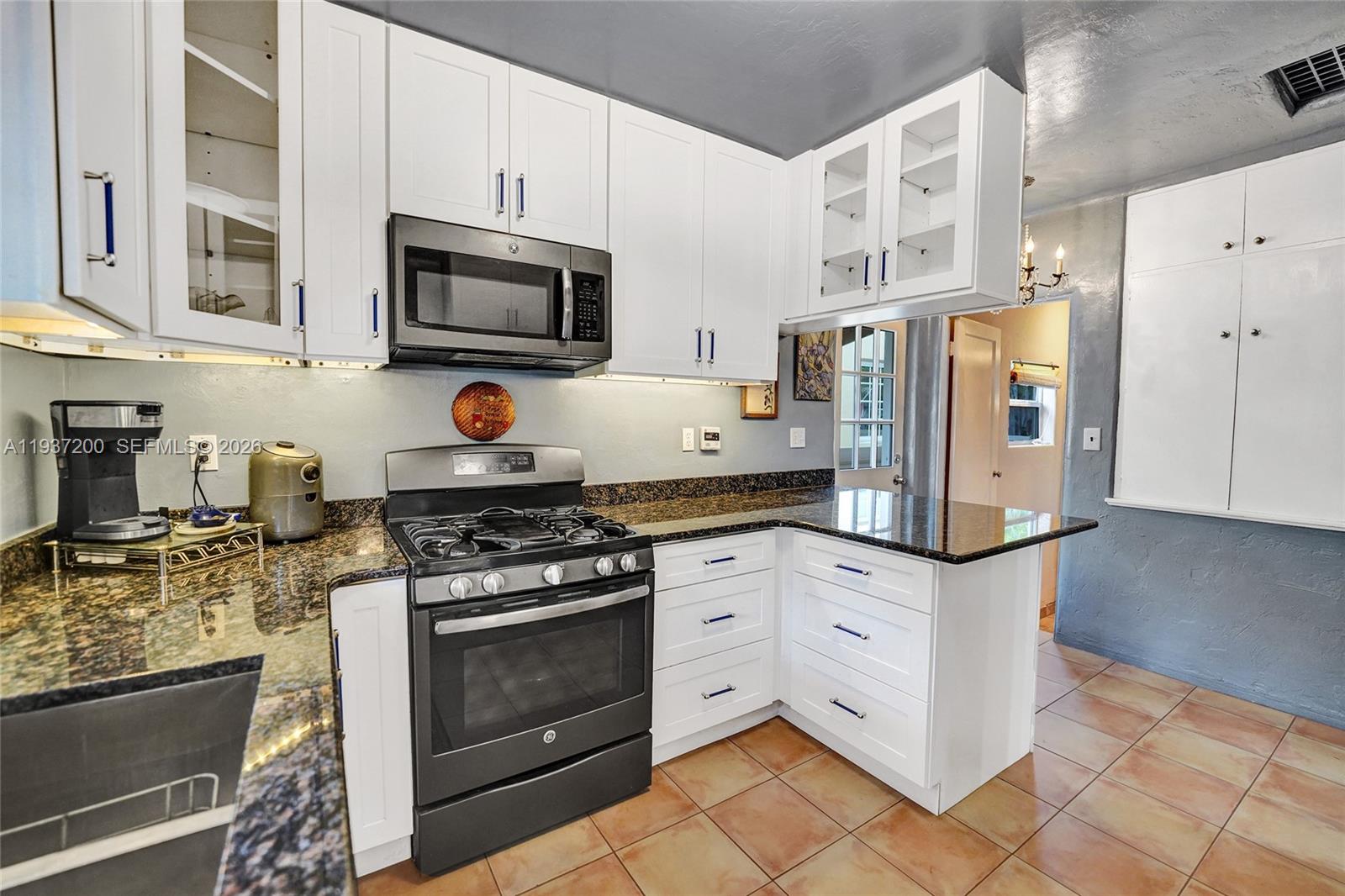 View photos, virtual tours, details... 1340 Jackson St