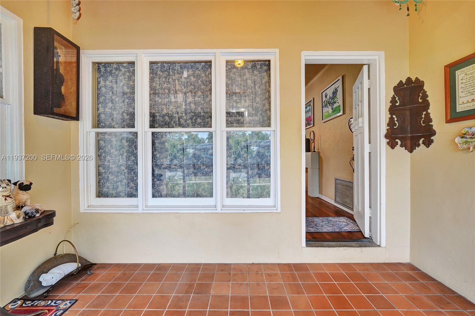 View photos, virtual tours, details... 1340 Jackson St