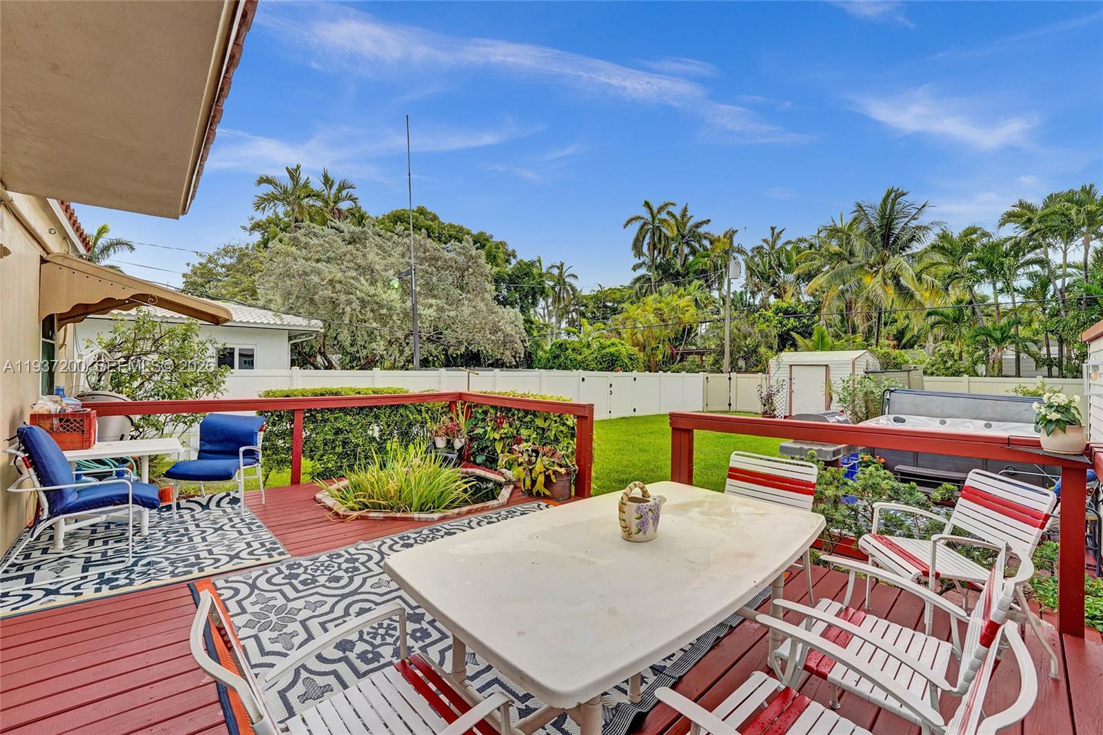 HOLLYWOOD LAKES SECTION - Residential