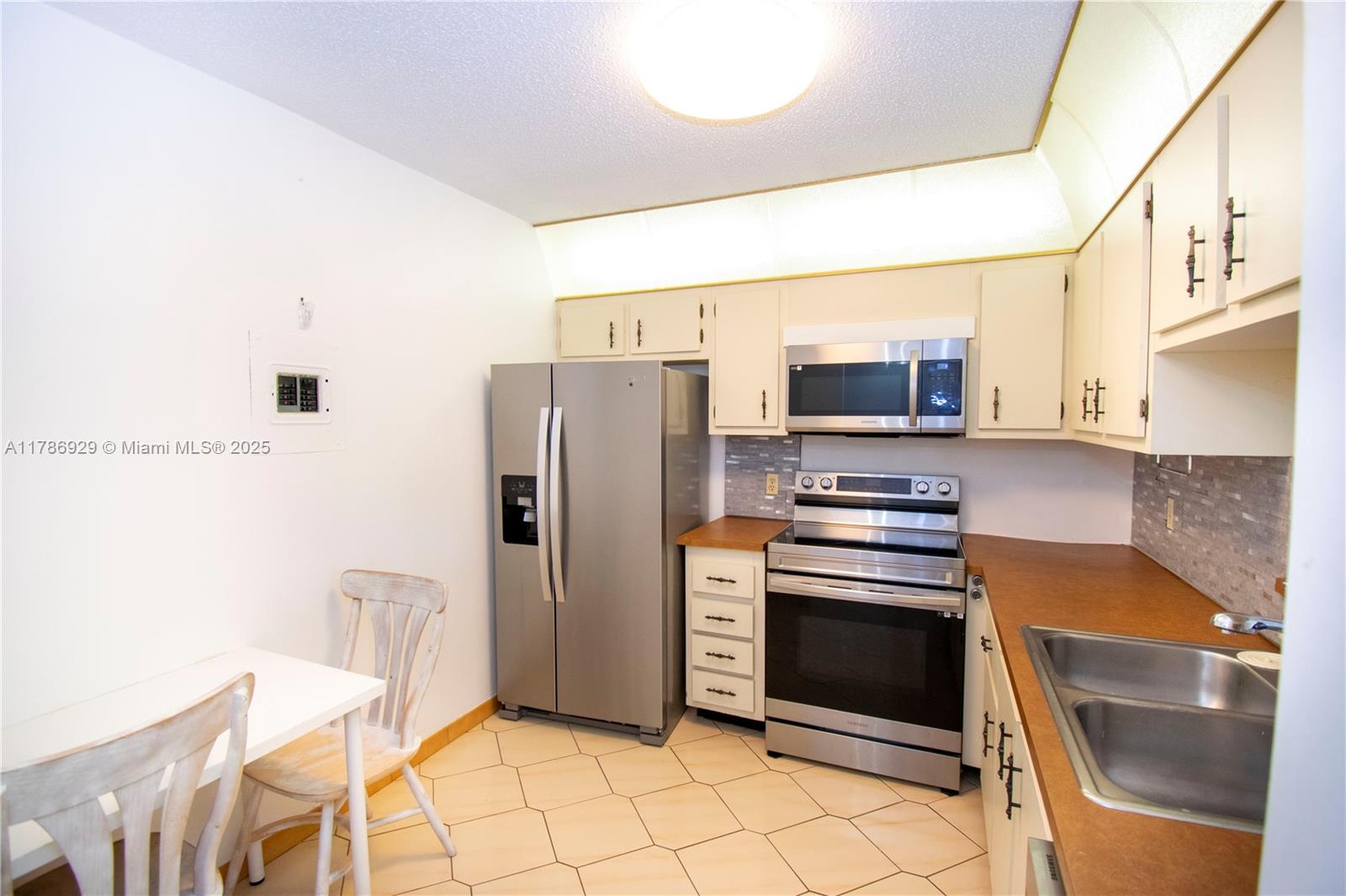 NORMANDY SH YACHT & CO CL - Residential