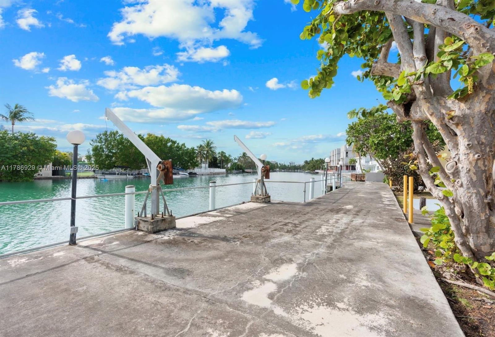 NORMANDY SH YACHT & CO CL - Residential