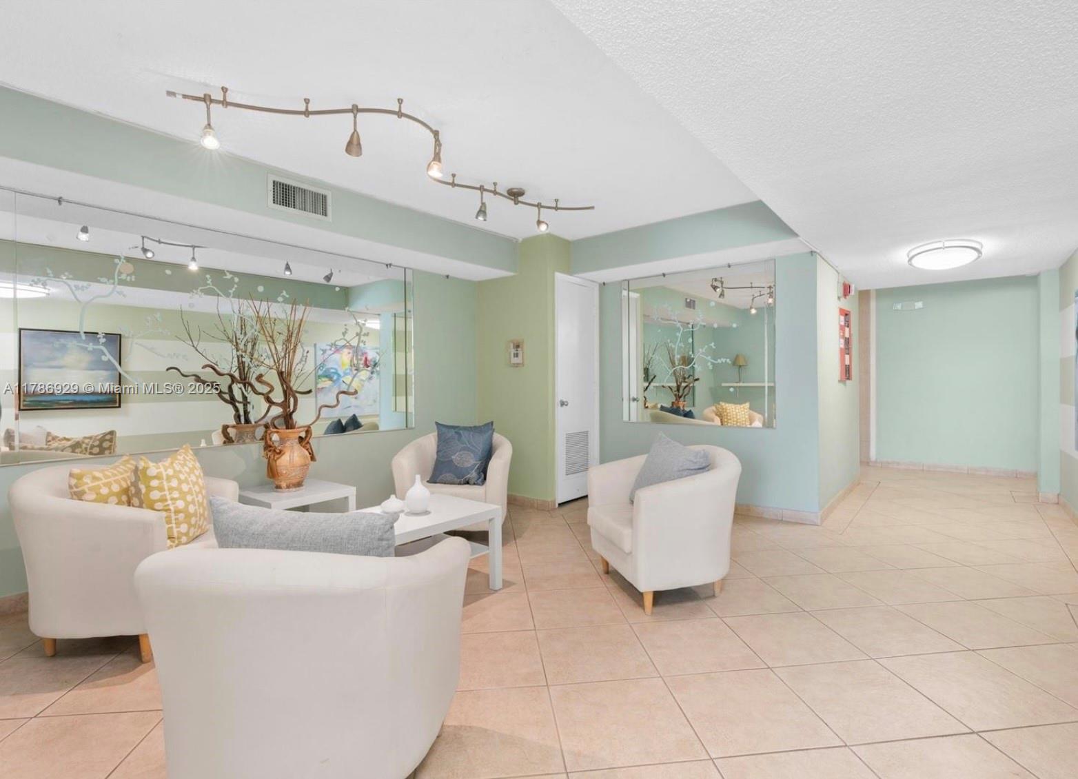 130 S Shore Dr 2F