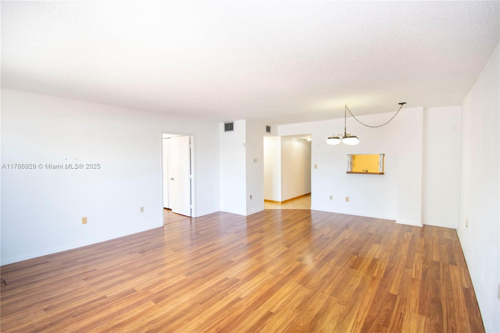 NORMANDY SH YACHT & CO CL - Residential